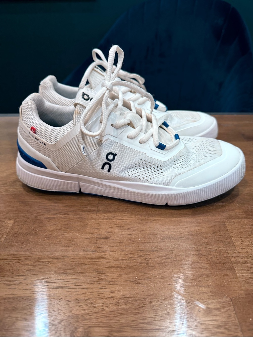 🔥On Running Cloud White and Blue Women’s Trainer Size 8 EUC🔥